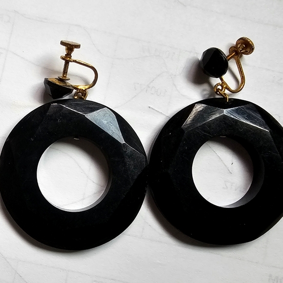 Women's Vintage Black Screwback Earrings - Picture 1 of 2